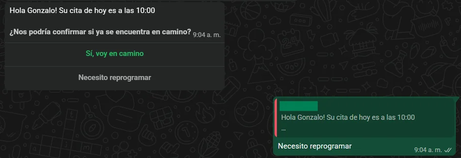 Mensaje del mismo día preguntando si la paciente ya está en camino, con botones de respuesta
